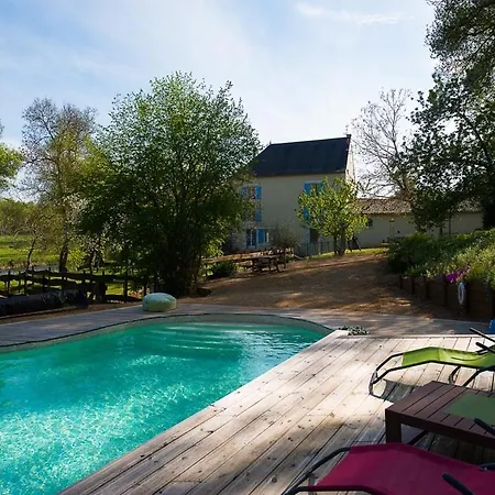 Le Moulin De Bois Coutant Oda ve Kahvaltı 3*